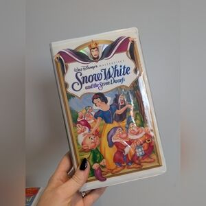 Walt Disney's Snow White and the Seven Dwarfs VHS